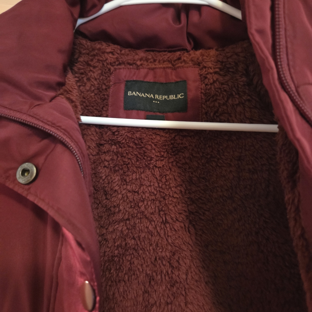 Women's Burgundy Puffer Vest - Picture 3 of 3